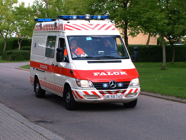 image/ambulance-03.jpg