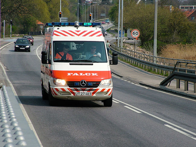 image/ambulance-10.jpg