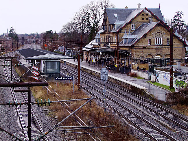 image/charlottelund-station-406.jpg