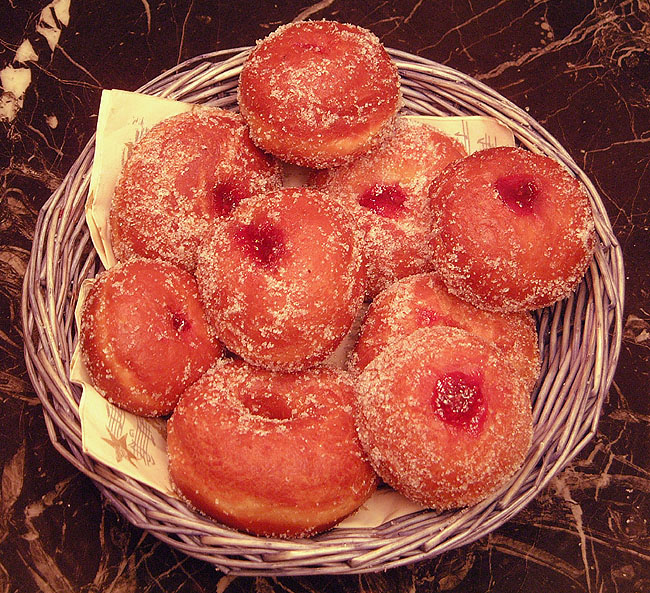 image/doughnuts-01.jpg