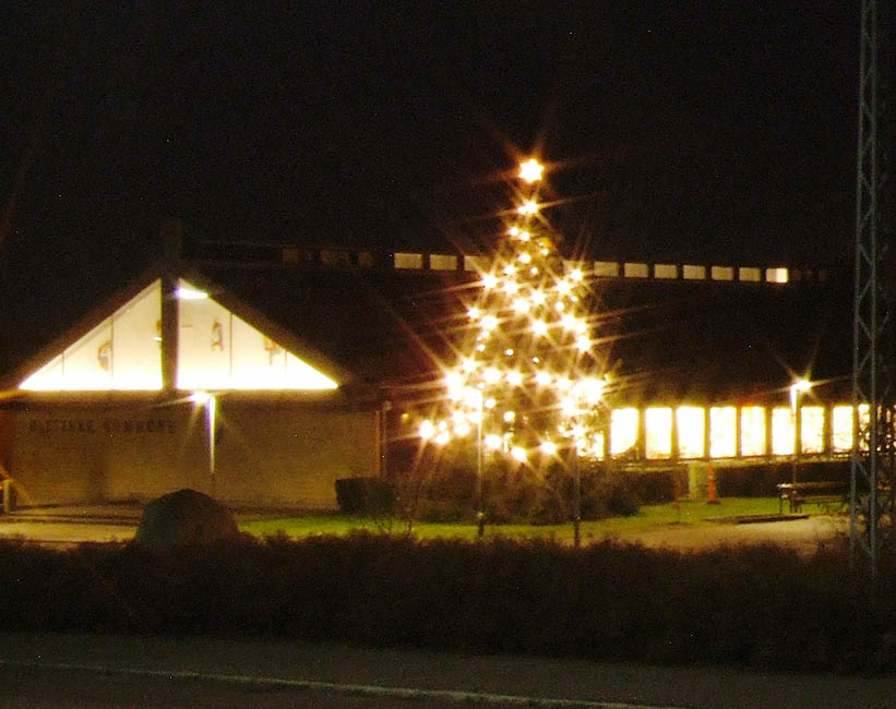 Panorama - Natfoto af juletræet ved Ølstykke Rådhus