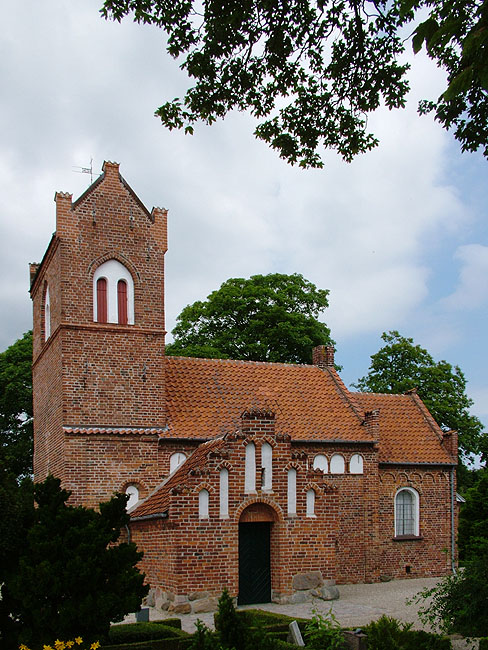 image/uvelse_kirke-08.jpg