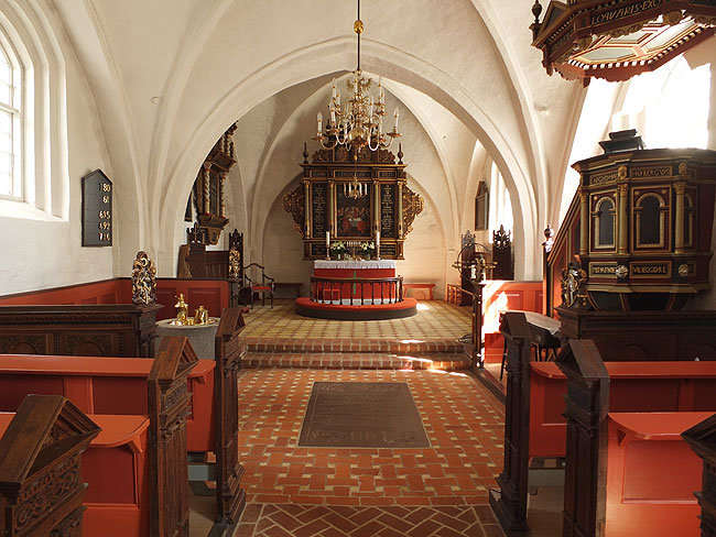 image/hvalsoe_kirke-0516.jpg