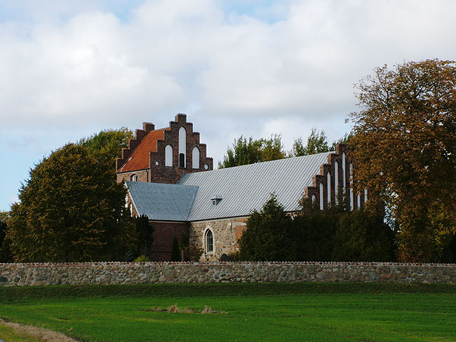 image/smoerumovre_kirke-01.jpg