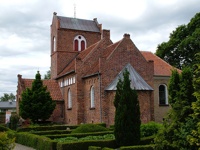 image/uvelse_kirke-09.jpg