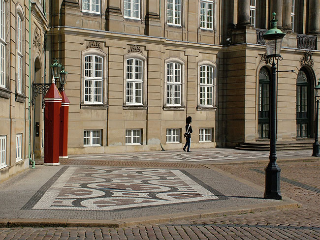 image/amalienborg-01.jpg