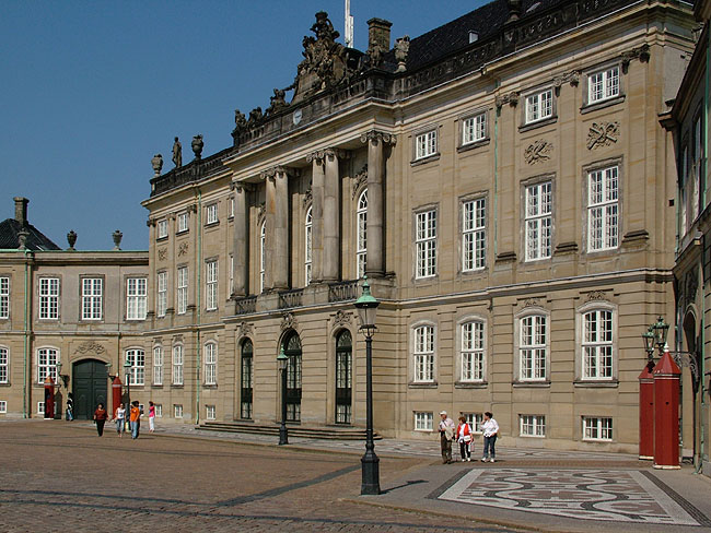 image/amalienborg-11.jpg