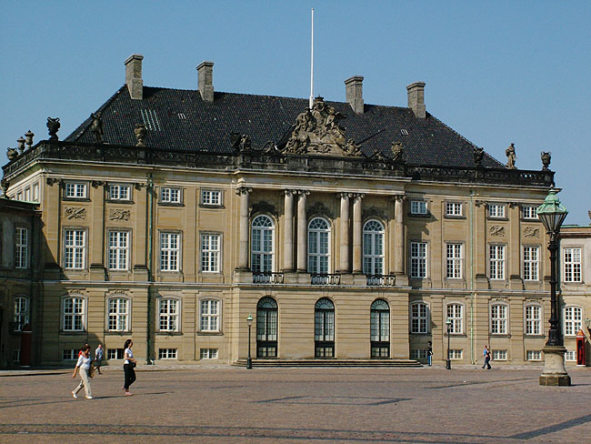 image/amalienborg-03.jpg