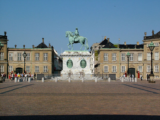 image/amalienborg-04.jpg