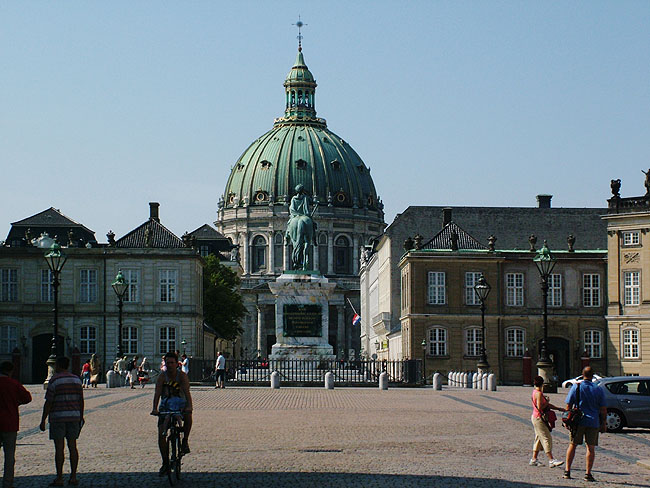 image/amalienborg-10.jpg