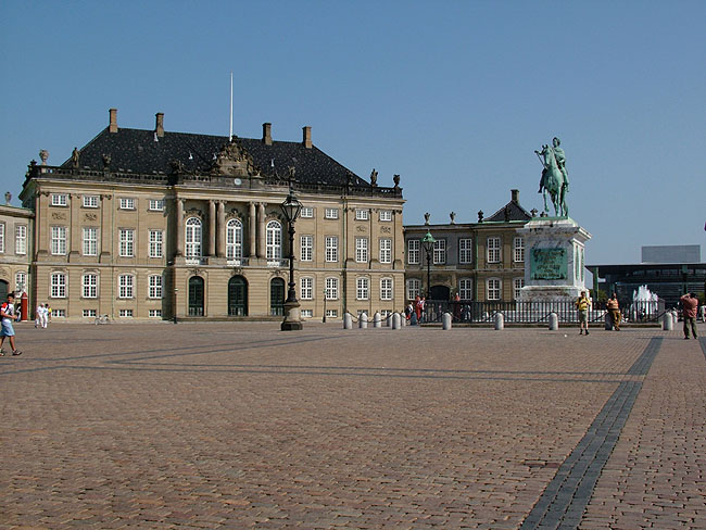 image/amalienborg-13.jpg